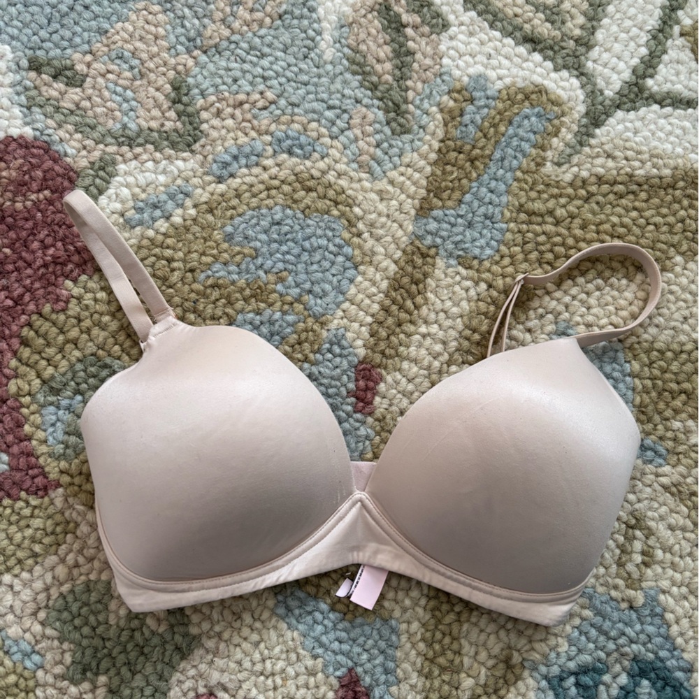Victoria’s Secret nude nursing bra 32DDD